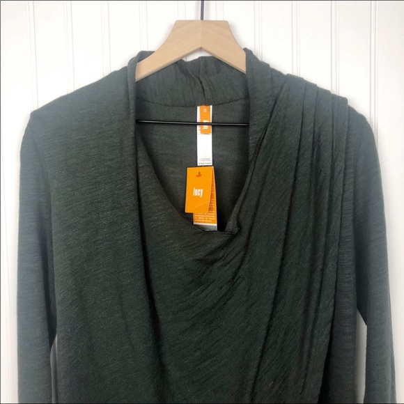 Lucy Uplifting Wrap Drape Front Top XS - Picture 3 of 9